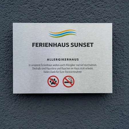 Sunset Am Muehlfeldsee Lobnitz (Saxony)